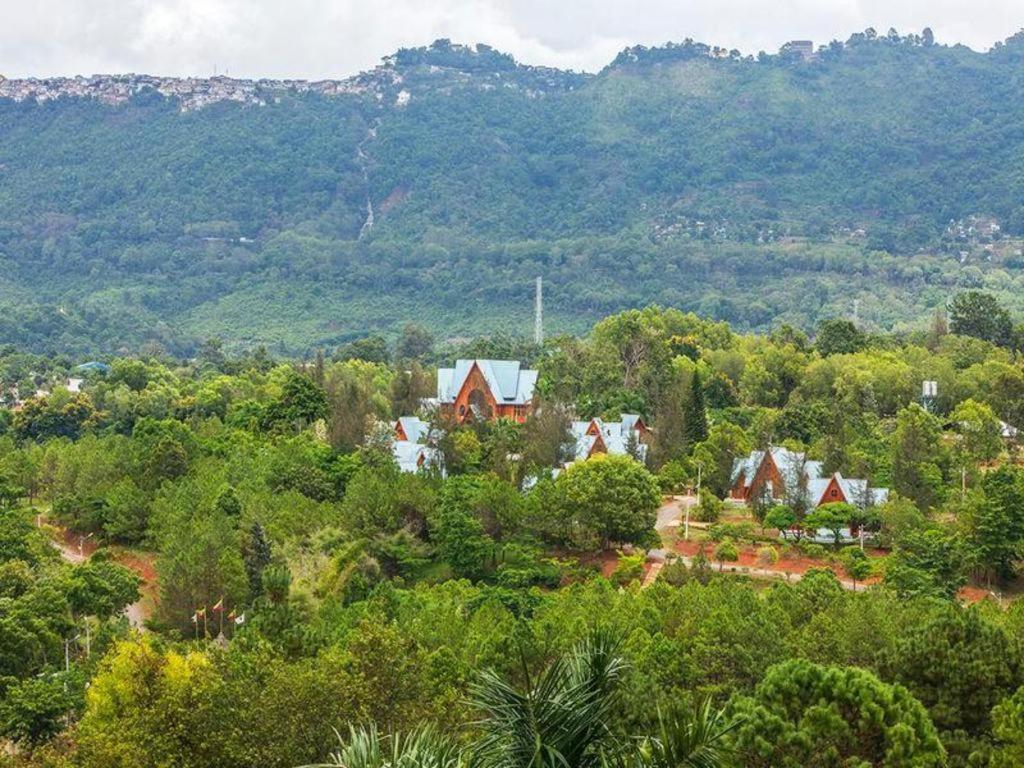 Aye Thar Yar Golf Resort Taunggji Kültér fotó