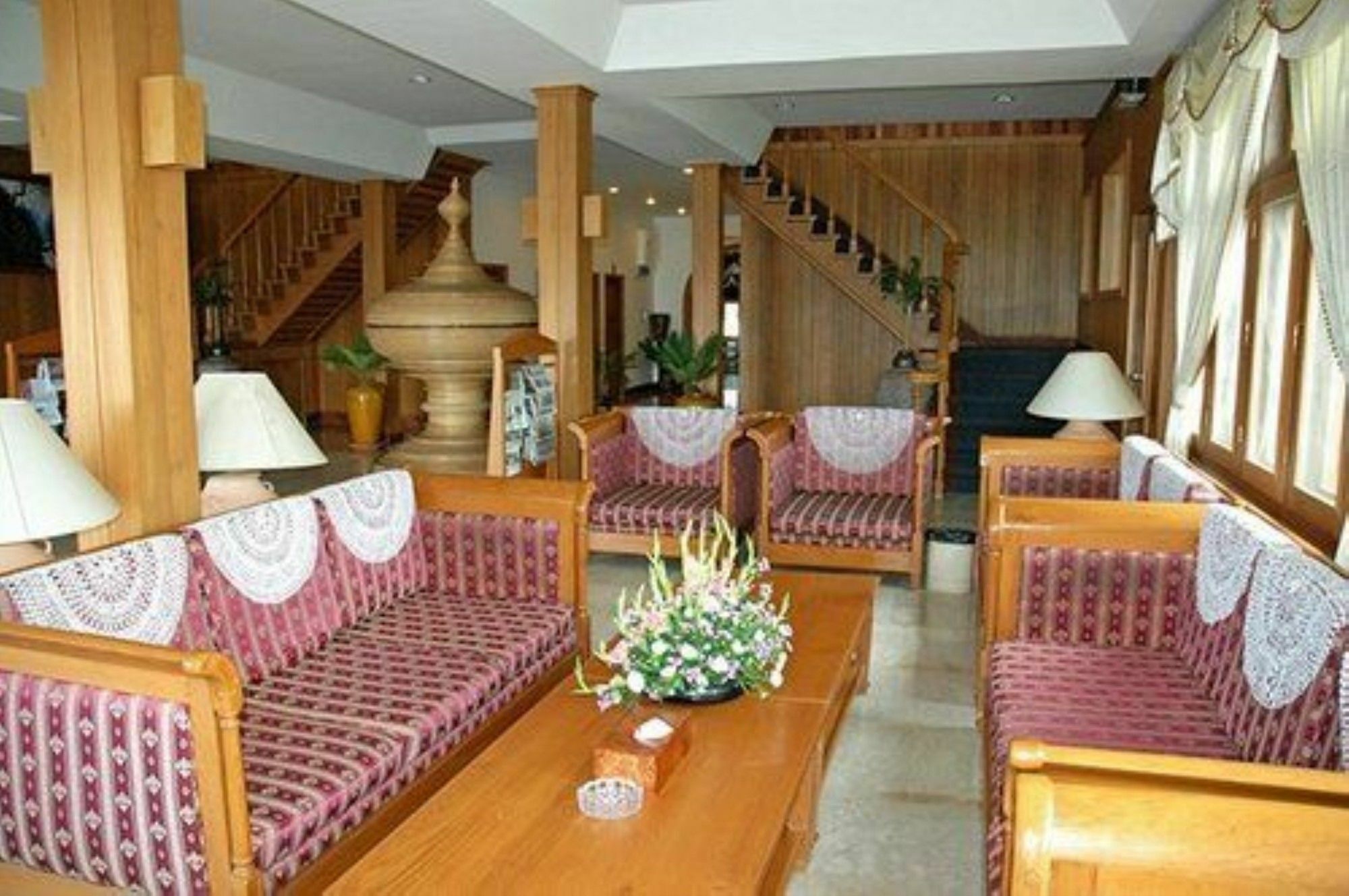 Aye Thar Yar Golf Resort Taunggji Kültér fotó